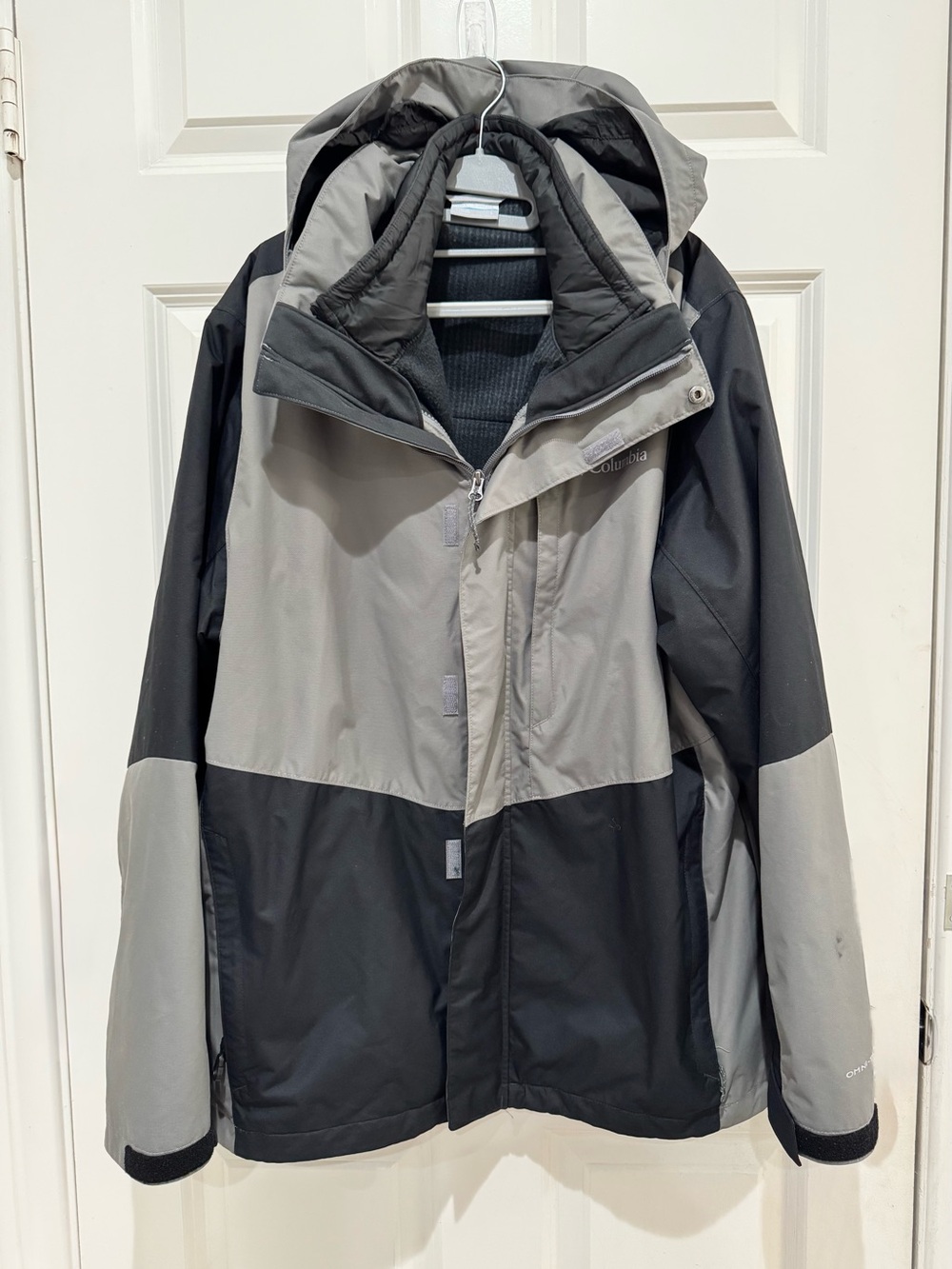 Columbia Men’s Gray/Black Waterproof Insulated Hooded Jacket Coat Omni-Tech Sz L